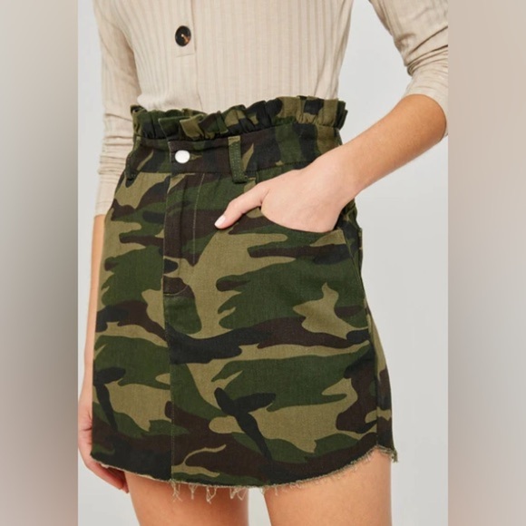 Hayden PLUS  camo skirt - Picture 1 of 3